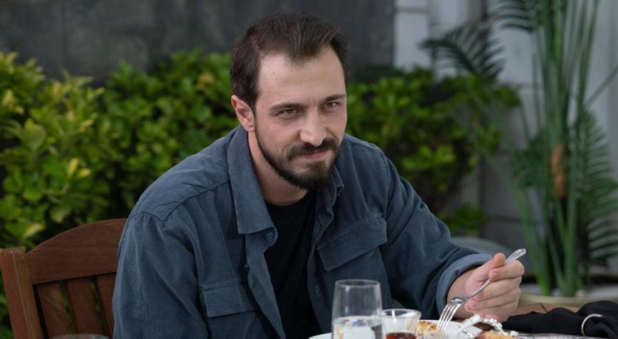 Kızılcık Şerbetine Mustafaya hayat veren Emrah Altıntoprakdan ayrılık açıklaması Kızılcık Şerbetine Mustafaya hayat veren Emrah Altıntoprakdan ayrılık açıklaması