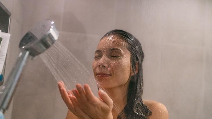 Saç yıkarken bu hatalara dikkat İkinci yıkamada 30 saniye bekleyin Saç yıkarken bu hatalara dikkat İkinci yıkamada 30 saniye bekleyin