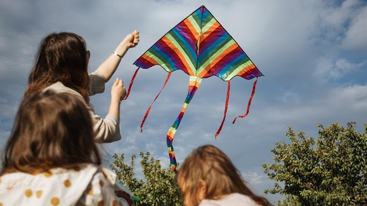 Gökyüzünün renkli süsü: Uçurtmayı ilk kim icat etti
