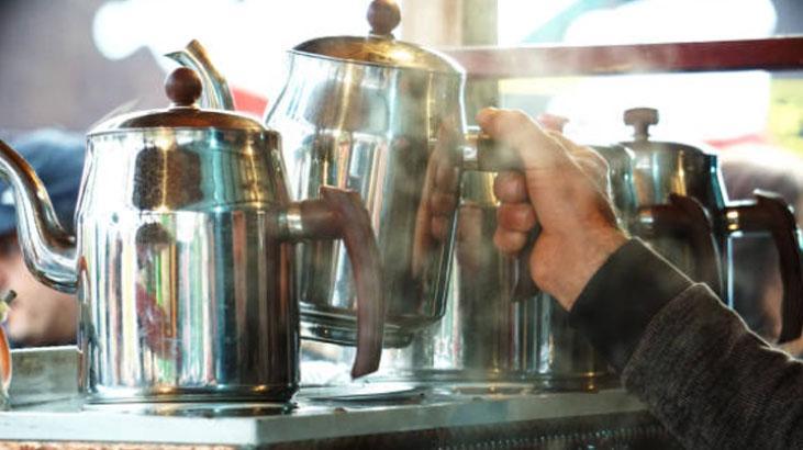 Kalaylamaya gerek yok Tek hamlede çaydanlıklar ayna gibi parlayacak