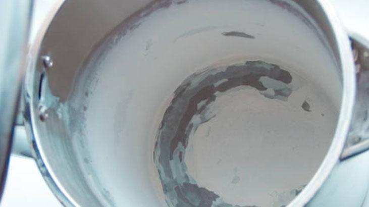 Su ısıtıcısında kireç mi birikiyor İngilizlerin limon yöntemi hayat kurtarıyor