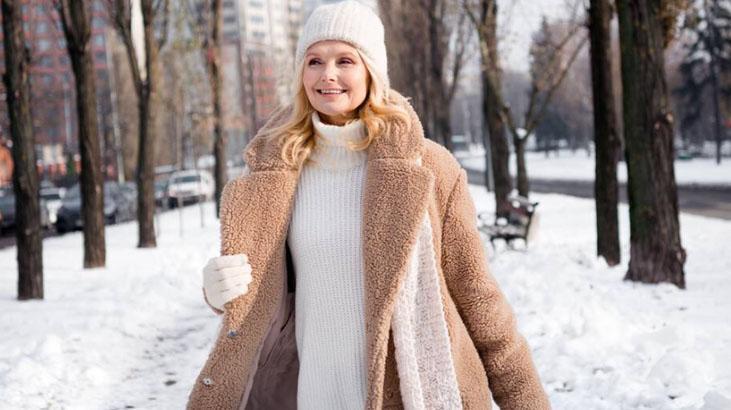 Kuş tüyü, deri, suni kürk: 2025 Sonbahar-Kış mont trendlerinde en favori hangisi