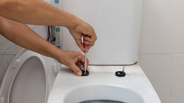 Gevşemiş klozet kapağı nasıl sabitlenir 2 malzemeli kurtarıcı taktik