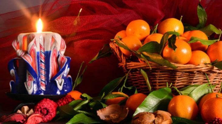 Mandalina kabuğundan mis kokulu mumluk Ortadan kesin, görüntüsü çok şık Mandalina kabuğundan mis kokulu mumluk Ortadan kesin, görüntüsü çok şık