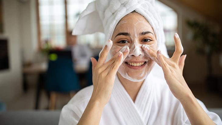 Cildi sıkılaştırıp, tazeliyor Evde kolayca hazırlanan basit maske