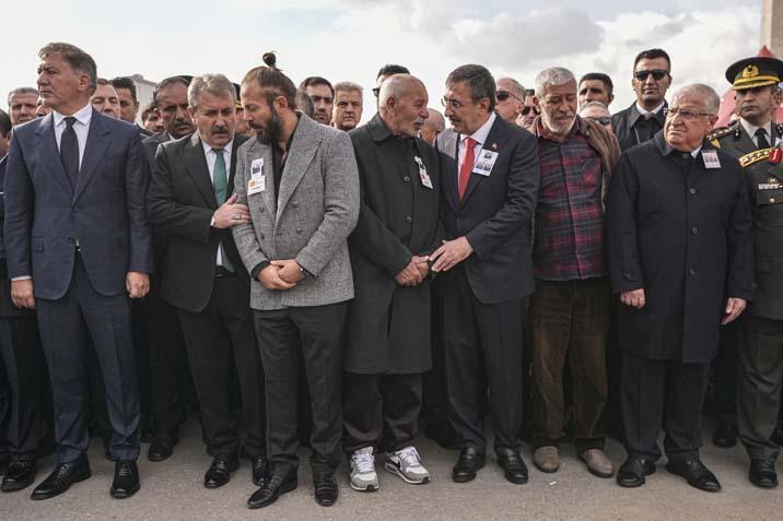 Askeri kargo uçağında şehit olan 3 asker, Ankarada son yolculuğuna uğurlandı