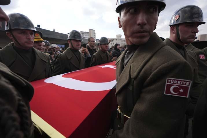 Askeri kargo uçağında şehit olan 3 asker, Ankarada son yolculuğuna uğurlandı