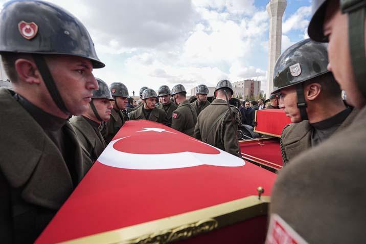 Askeri kargo uçağında şehit olan 3 asker, Ankarada son yolculuğuna uğurlandı