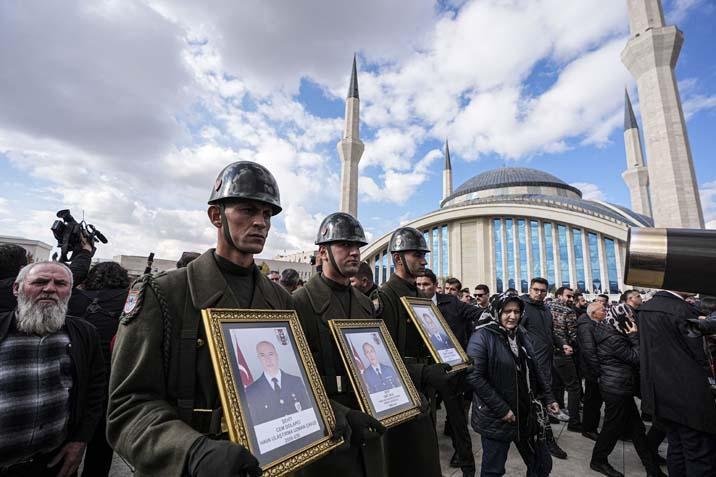 Askeri kargo uçağında şehit olan 3 asker, Ankarada son yolculuğuna uğurlandı