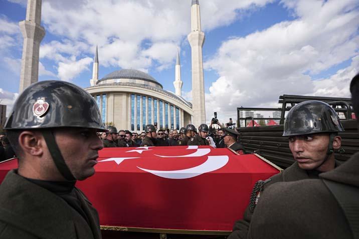 Askeri kargo uçağında şehit olan 3 asker, Ankarada son yolculuğuna uğurlandı