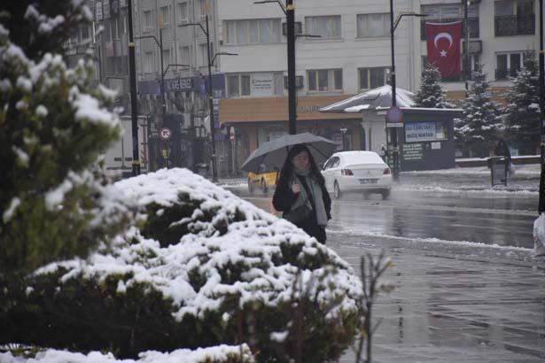 Fotoğraflar bugün çekildi Birçok kent bembeyaz: Kar kalınlığı 40 santimetreye ulaştı