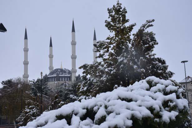 Fotoğraflar bugün çekildi Birçok kent bembeyaz: Kar kalınlığı 40 santimetreye ulaştı