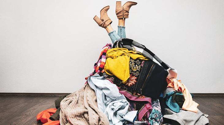 Dolap dağınıklığına ters askı çözümü En basit hileyle 1 haftada en hızlı sonuç