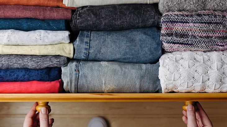 Dolap dağınıklığına ters askı çözümü En basit hileyle 1 haftada en hızlı sonuç