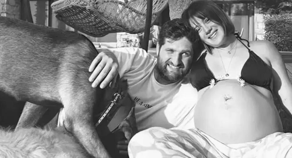 Gizem Karaca ve kızı Leyla Yazdan eğlenceli pazar pozu Gizem Karaca ve kızı Leyla Yazdan eğlenceli pazar pozu