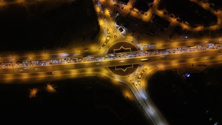 Ara tatilin sona ermesiyle tatilcilerin dönüş yolculuğu başladı Yollarda oluşan uzun kuyruklar böyle görüntülendi