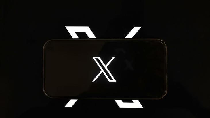 TWITTER NEDEN ÇÖKTÜ