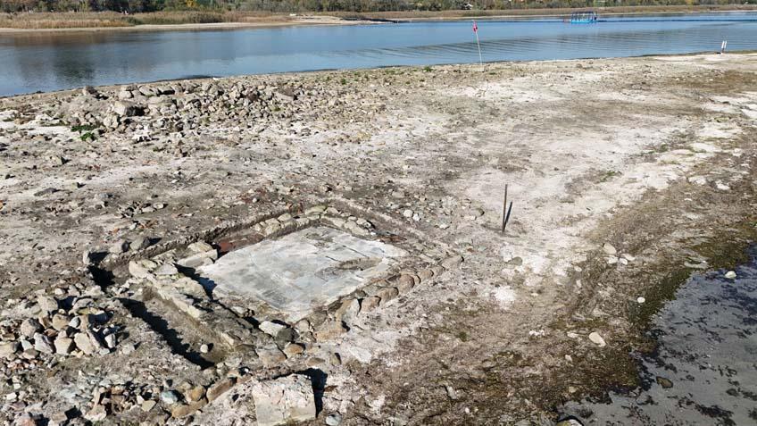 Sapanca Gölü’nde şaşkına çeviren gizem Sular çekildi, ortaya çıktı Sapanca Gölü’nde şaşkına çeviren gizem Sular çekildi, ortaya çıktı