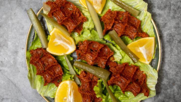 EV YAPIMI ETLİ ÇİĞ KÖFTE KİLO ALDIRIR MI