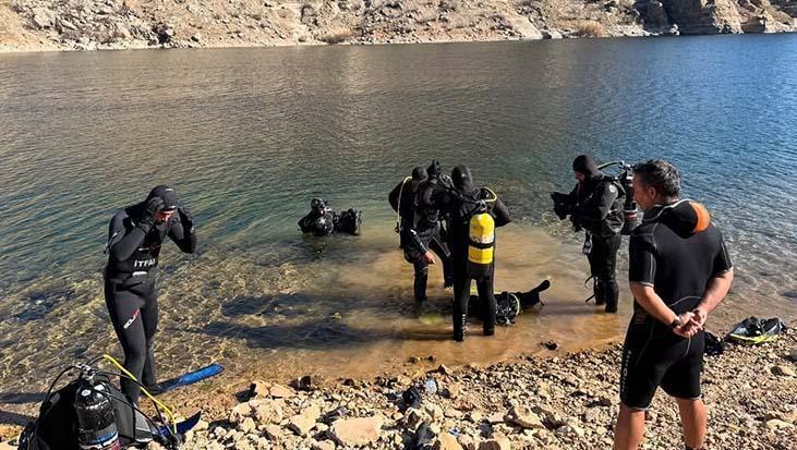 Diyarbakır’da barajın dibinden çıkanlar şoke etti Dalışta büyü malzemeleri buldular