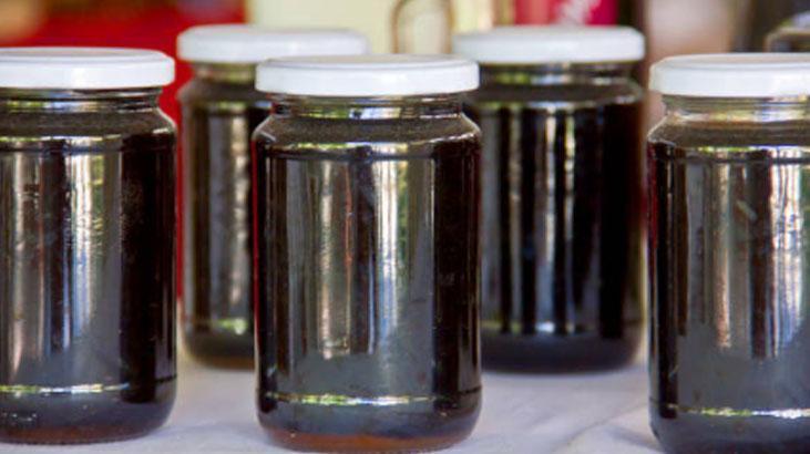 Çıkmayan cam kavanoz etiketini mayonezle çıkarın, fark inanılmaz