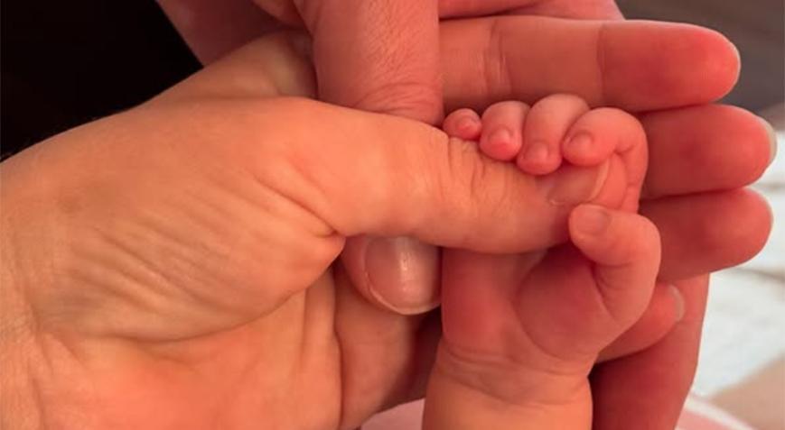 Gizem Karaca kızı Leyla Yaz’ın yüzünü ilk kez gösterdi Dayanamadım