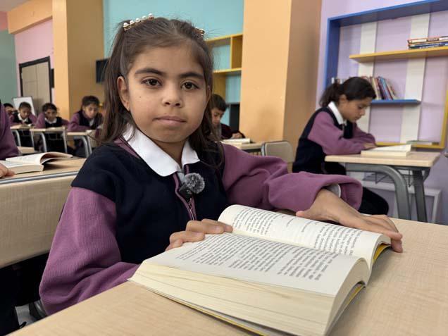 Hakkari’de öğrenciler ve öğretmenler 6 köy okulunu 1500 kitapla buluşturdu