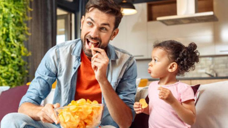 Çocuklarda aşırı abur cubur tüketimi nasıl önlenir