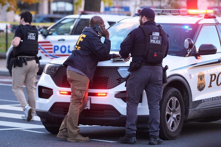 Beyaz Saray yakınlarında silahlı saldırı 2 Ulusal Muhafız askeri vuruldu