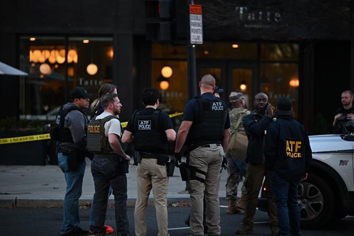 Beyaz Saray yakınlarında silahlı saldırı 2 Ulusal Muhafız askeri vuruldu