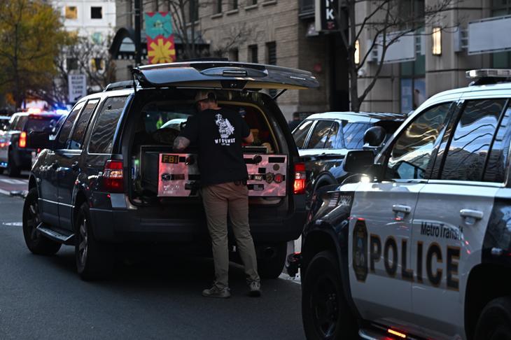 Beyaz Saray yakınlarında silahlı saldırı 2 Ulusal Muhafız askeri vuruldu