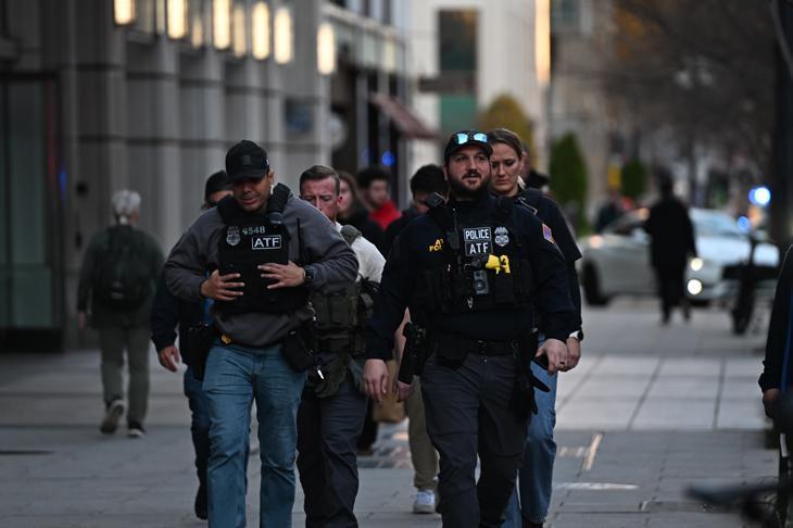 Beyaz Saray yakınlarında silahlı saldırı 2 Ulusal Muhafız askeri vuruldu