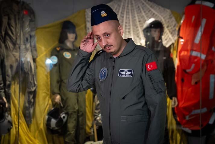 Milli Savunma Bakanlığı, engelli gencin pilotluk hayalini gerçekleştirdi