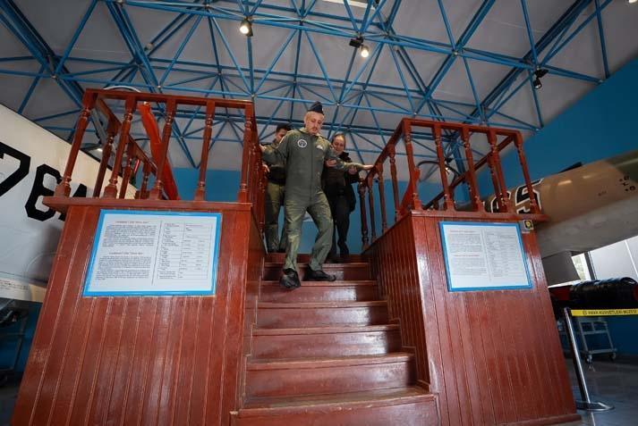 Milli Savunma Bakanlığı, engelli gencin pilotluk hayalini gerçekleştirdi