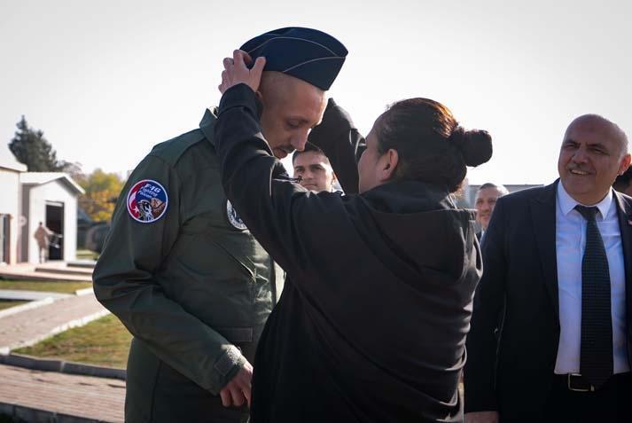 Milli Savunma Bakanlığı, engelli gencin pilotluk hayalini gerçekleştirdi