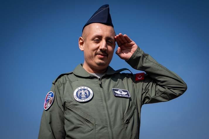 Milli Savunma Bakanlığı, engelli gencin pilotluk hayalini gerçekleştirdi