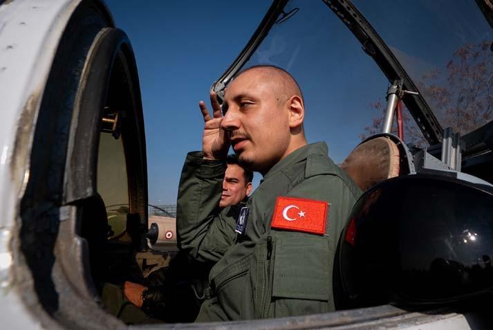 Milli Savunma Bakanlığı, engelli gencin pilotluk hayalini gerçekleştirdi