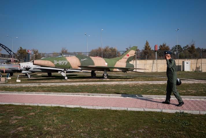 Milli Savunma Bakanlığı, engelli gencin pilotluk hayalini gerçekleştirdi