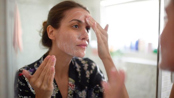 4 malzemeyle leke açıcı serum Kullanırken bu etkilere dikkat edin