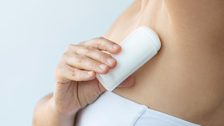 Koltukaltı kararmalarına birebir 4 karışımla cildi pamuk gibi yapıyor