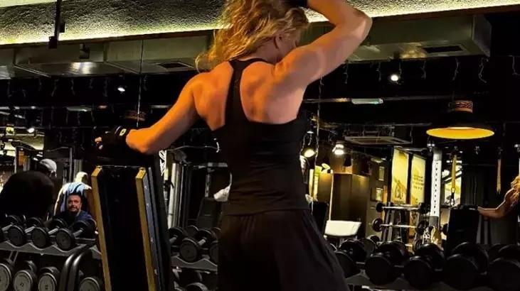 Kim der 62 yaşında diye Biricik Sudenin kaslı hali olay oldu