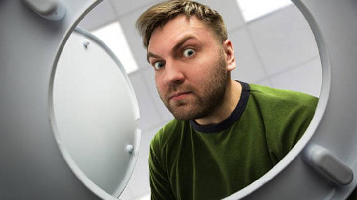 Banyodan yayılan kanal kokusuna tek çare Tıkanıklığı giderden açın, rahatsız etmeyecek