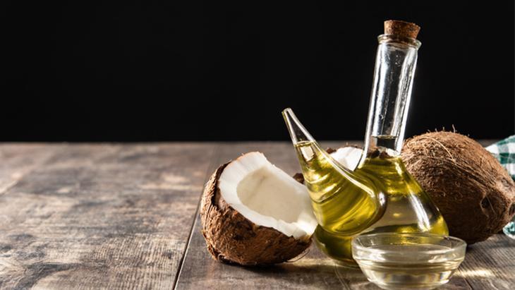 Hindistan cevizi yağı zeytinyağının yerini mi alacak Aralarında tek bir fark var Hindistan cevizi yağı zeytinyağının yerini mi alacak Aralarında tek bir fark var