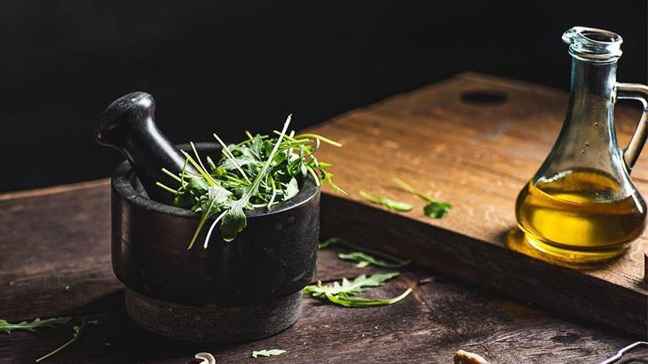 Hindistan cevizi yağı zeytinyağının yerini mi alacak Aralarında tek bir fark var Hindistan cevizi yağı zeytinyağının yerini mi alacak Aralarında tek bir fark var