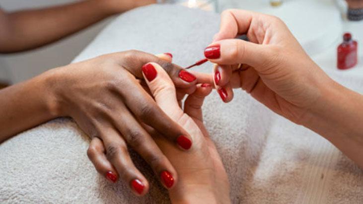 Manikür için gitti, 6 ameliyat geçirdi Bu malzemelere dikkat edin