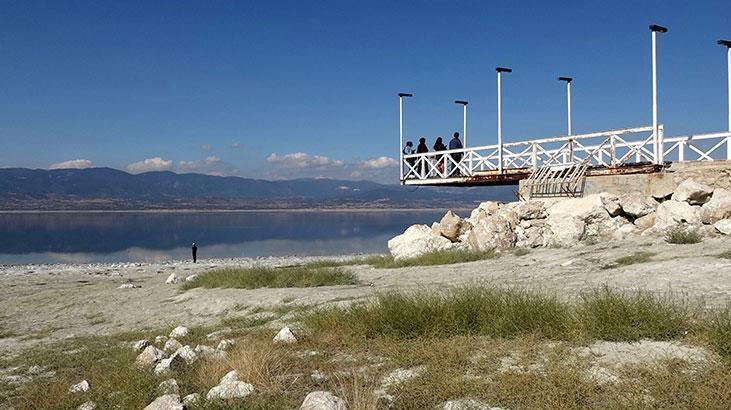 Maalesef diyerek paylaşıldı Burdur Gölünde iskele, metrelerce uzaklaştı