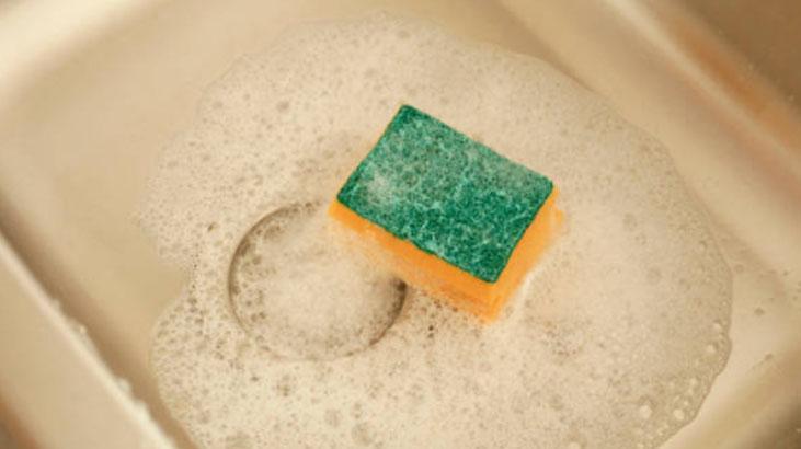 Ne klozet kapağı ne paspas... Bu ev eşyası mikrop yuvası Defalarca kullanılıyor