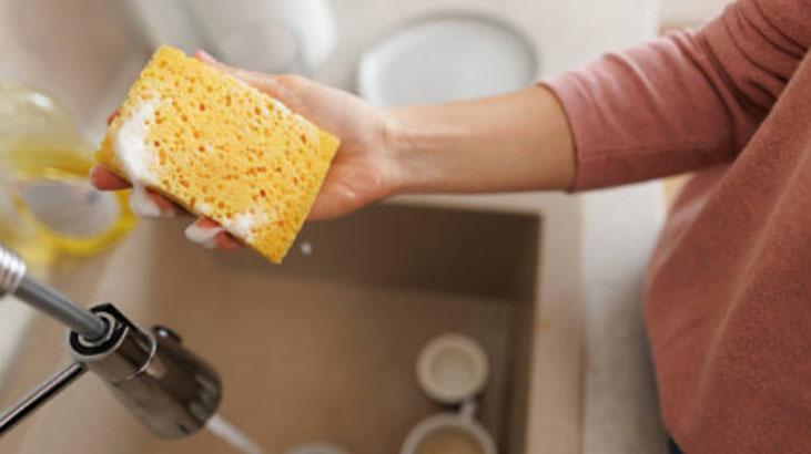 Sünger kokusunu saniyeler içinde yok eden taktik Mis gibi çıkıyor, denemeyen bin pişman Sünger kokusunu saniyeler içinde yok eden taktik Mis gibi çıkıyor, denemeyen bin pişman