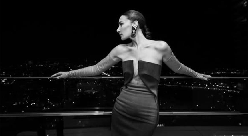 Şarkıcı Sıla aşka geldi İlker Kaleli ile romantik poz Şarkıcı Sıla aşka geldi İlker Kaleli ile romantik poz