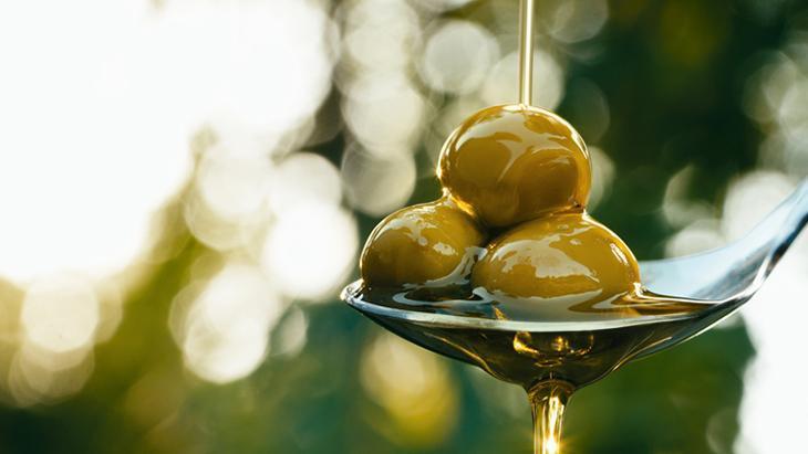 Diz ağrılarına doğal destek: Taze sıkım zeytinyağı nasıl umut oldu